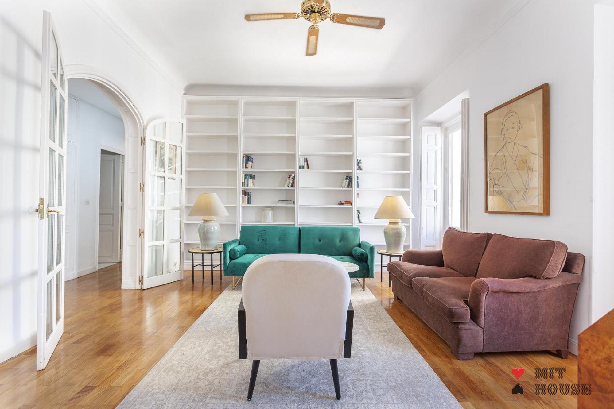 Apartamento Paseo Del Prado II En Madrid Exterior photo