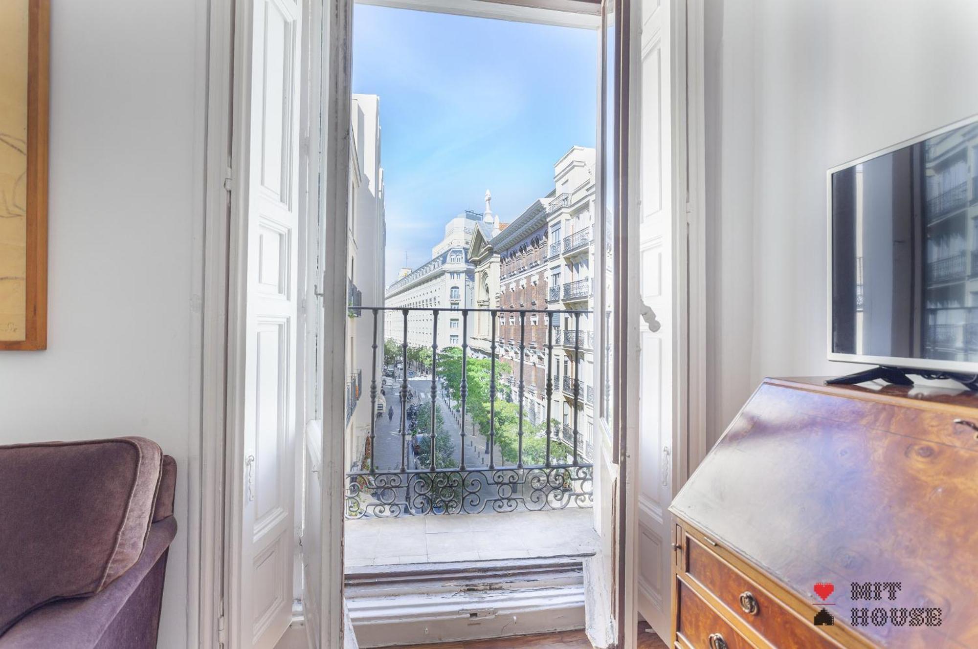 Apartamento Paseo Del Prado II En Madrid Exterior photo